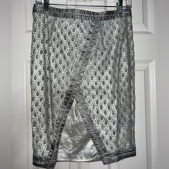 Black Dresses & Skirts - 💎 NWT! Silver Glitter Skirt